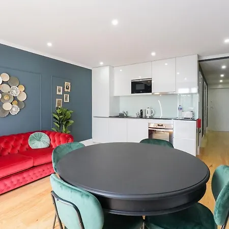 New!! Flores The Quiet Apartment